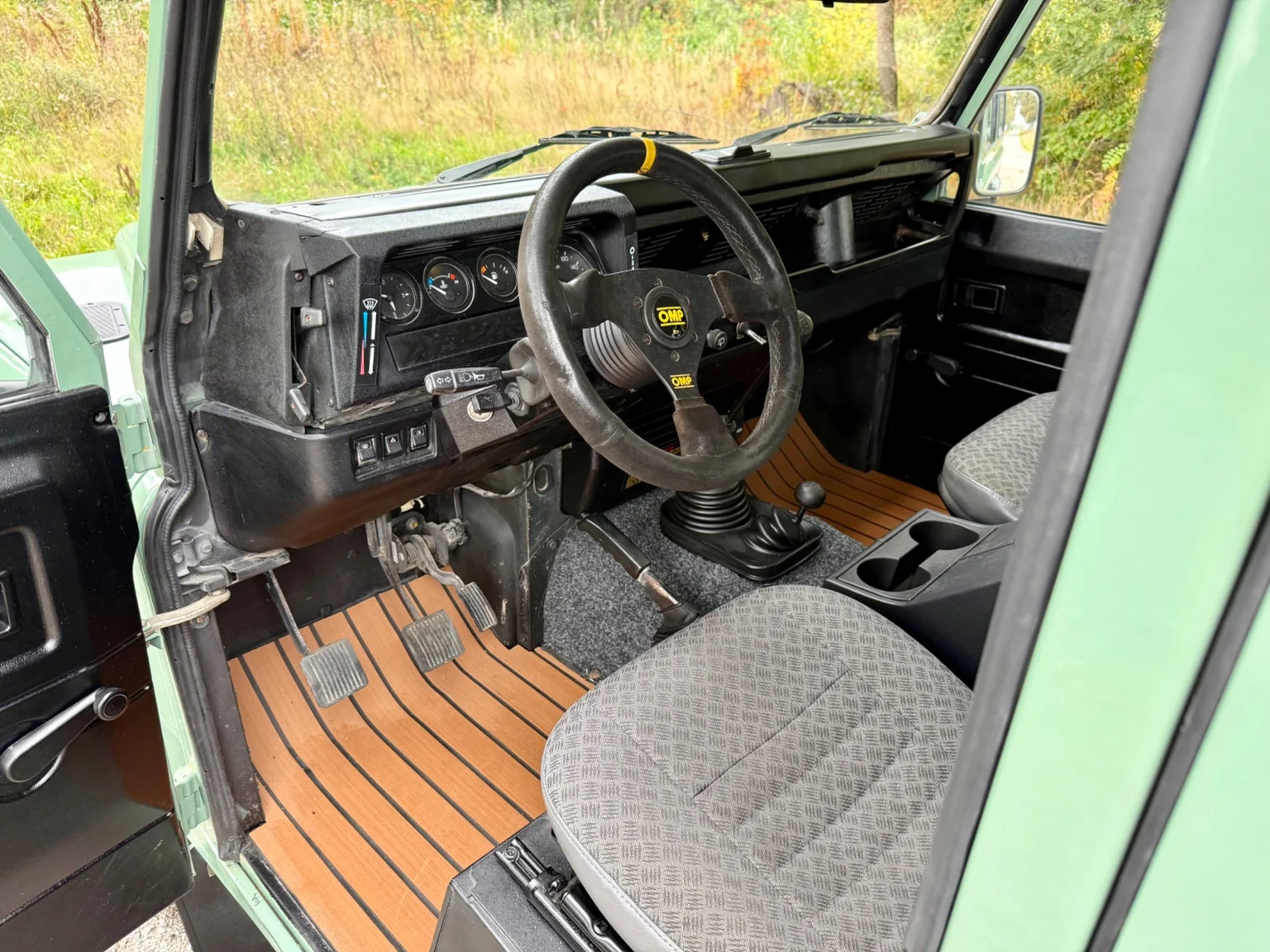 Interiörbild 2001 Land Rover Defender 110 (1)