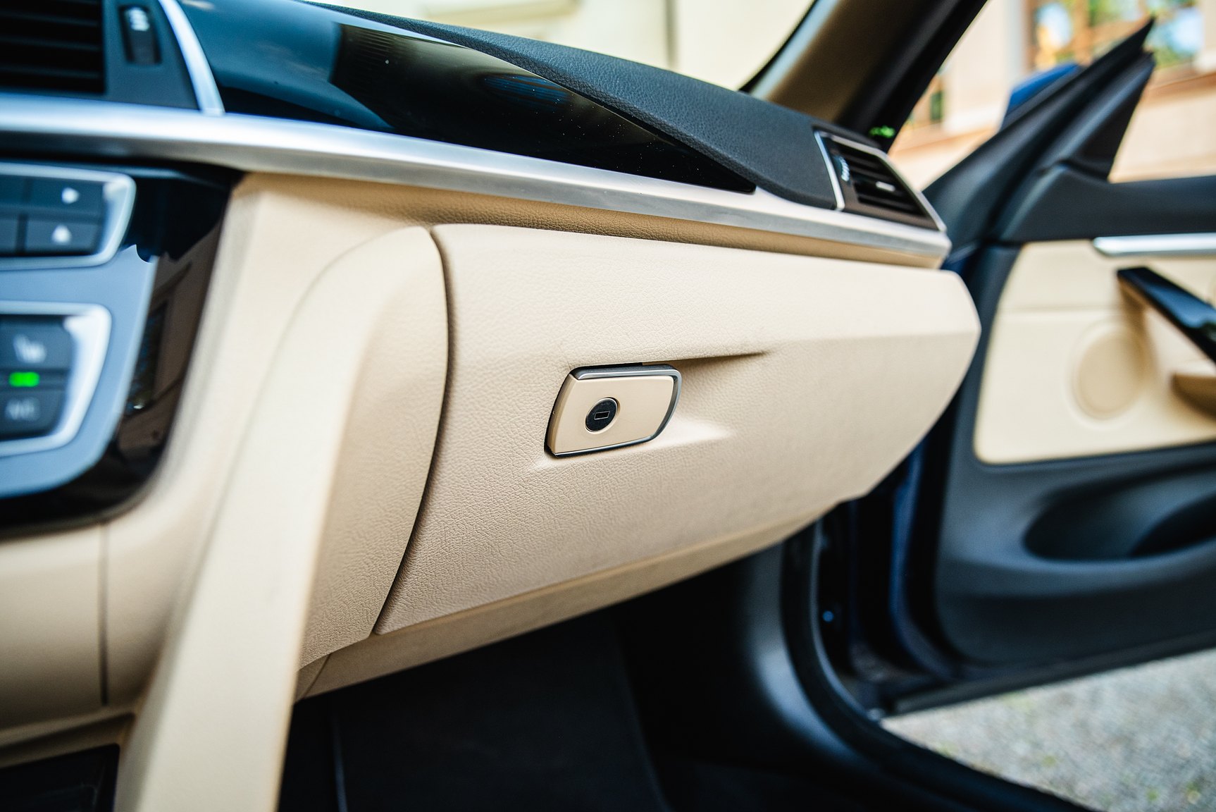Interior image of 2018 BMW 430i xDrive Convertible