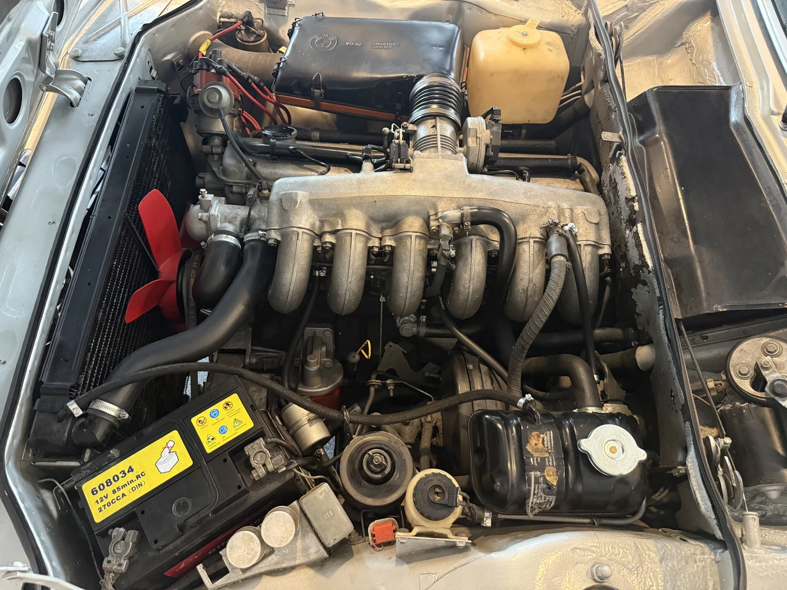 Image of 1972 BMW E9 3.0 CSI (2) mechanics