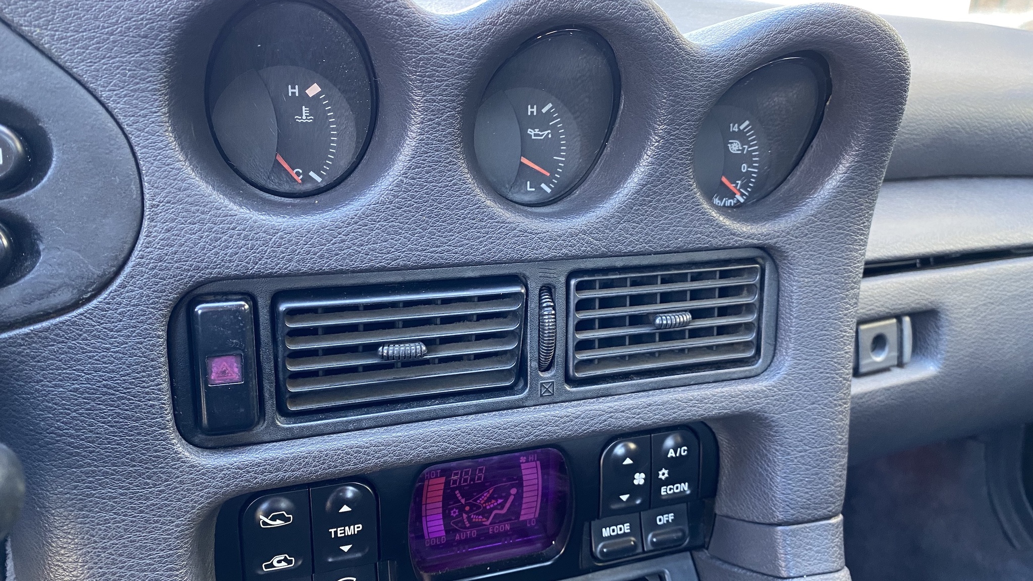 Interior image of 1992 Dodge Stealth (14)