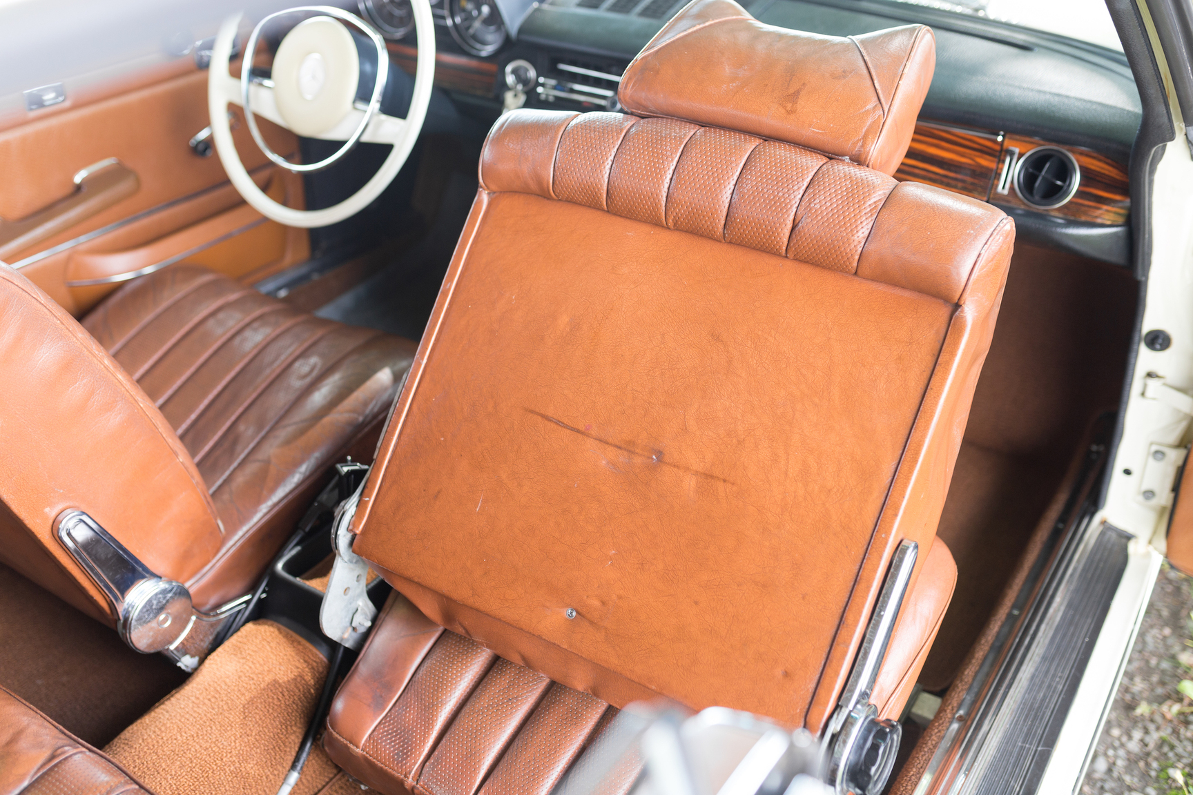 Innenraumfoto von 1971 Mercedes 250 C