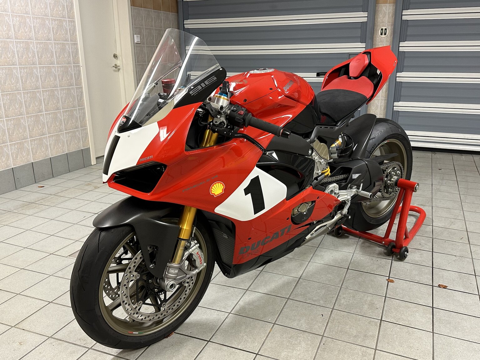 Exterior image of 2020 Ducati Panigale V4 25° Anniversario (11)