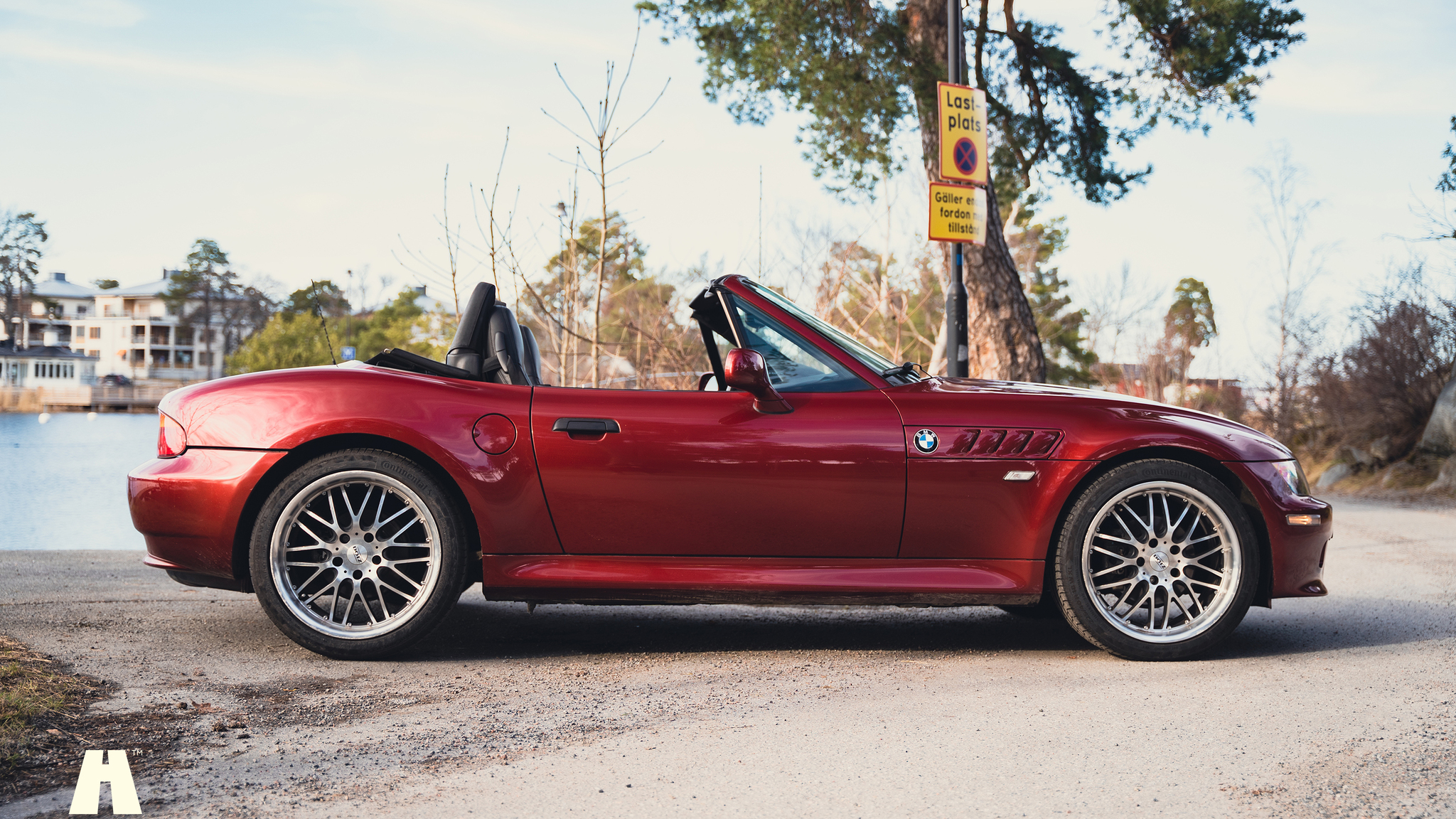 Exterior image of 2000 BMW Z3