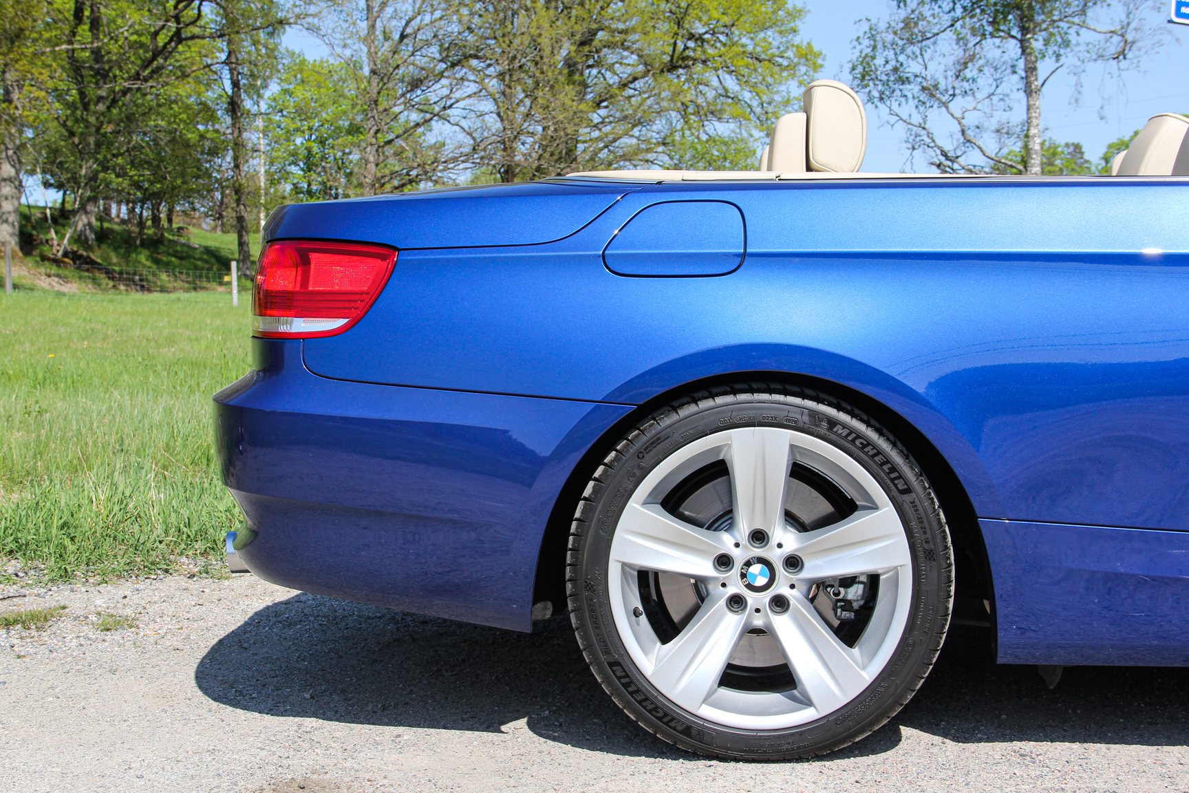 Exterior image of 2007 BMW 335i Cabriolet (22)