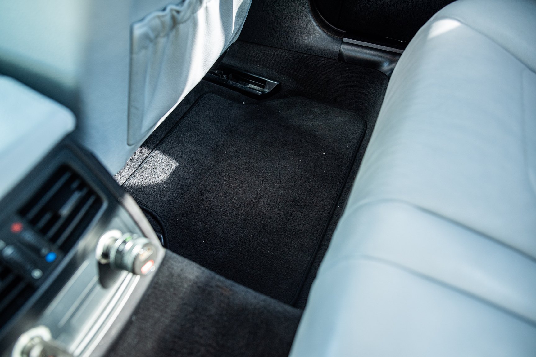 Interior image of 2006 BMW E60 M5
