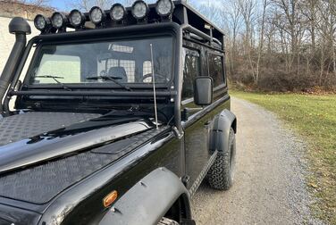 Exterior image of 2002 Land Rover Defender 90 2.5 Td5