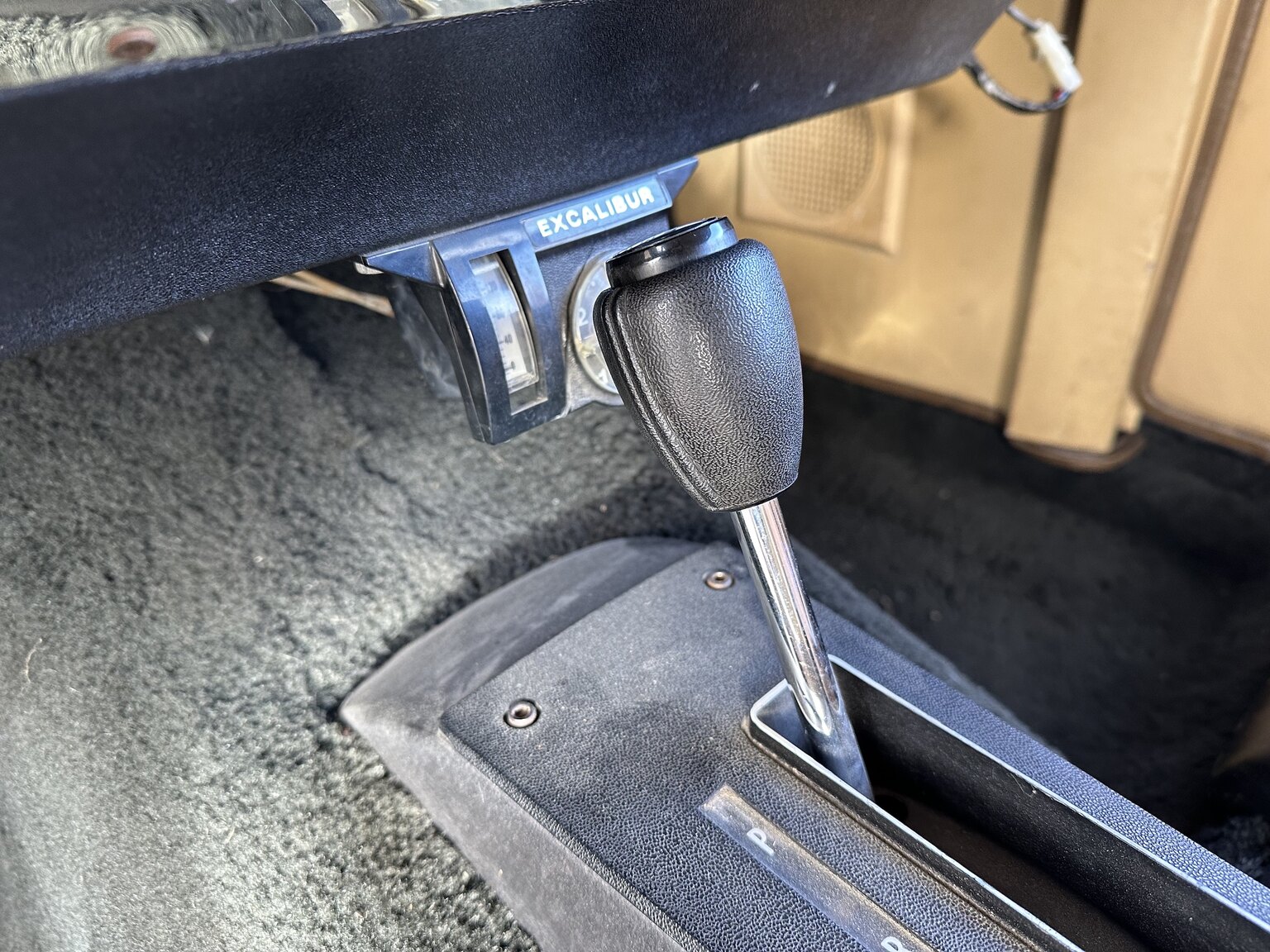 Innenraumfoto von 1975 Excalibur Phaeton series III  (28)