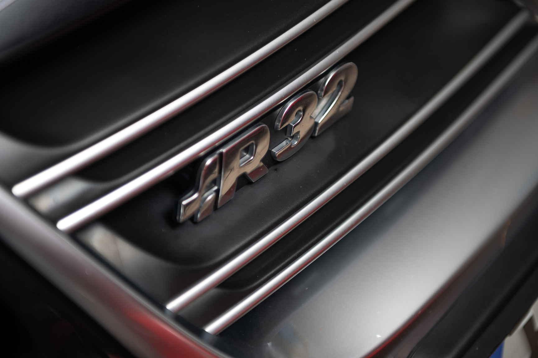 Exterior image of 2006 Volkswagen Golf R32 (39)