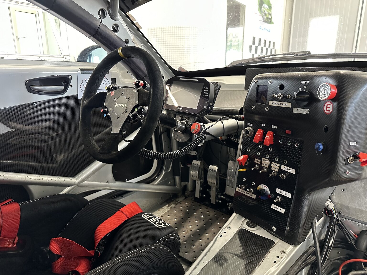 Innenraumfoto von 2012 BMW M140 Race Car