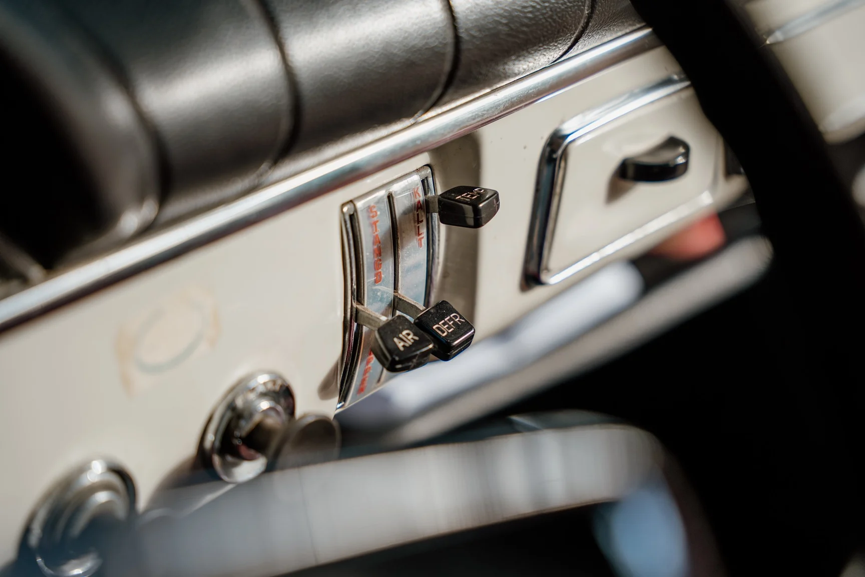 Interior image of 1966 Volvo Amazon kombi (18)