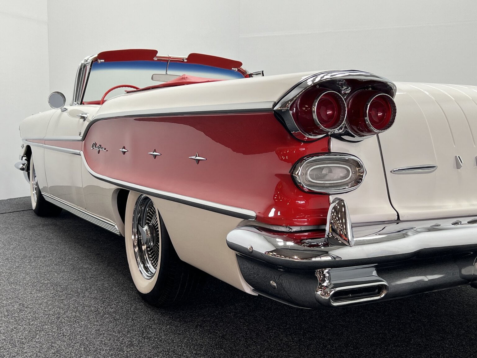 Aussenfoto 1958 Pontiac Chieftain