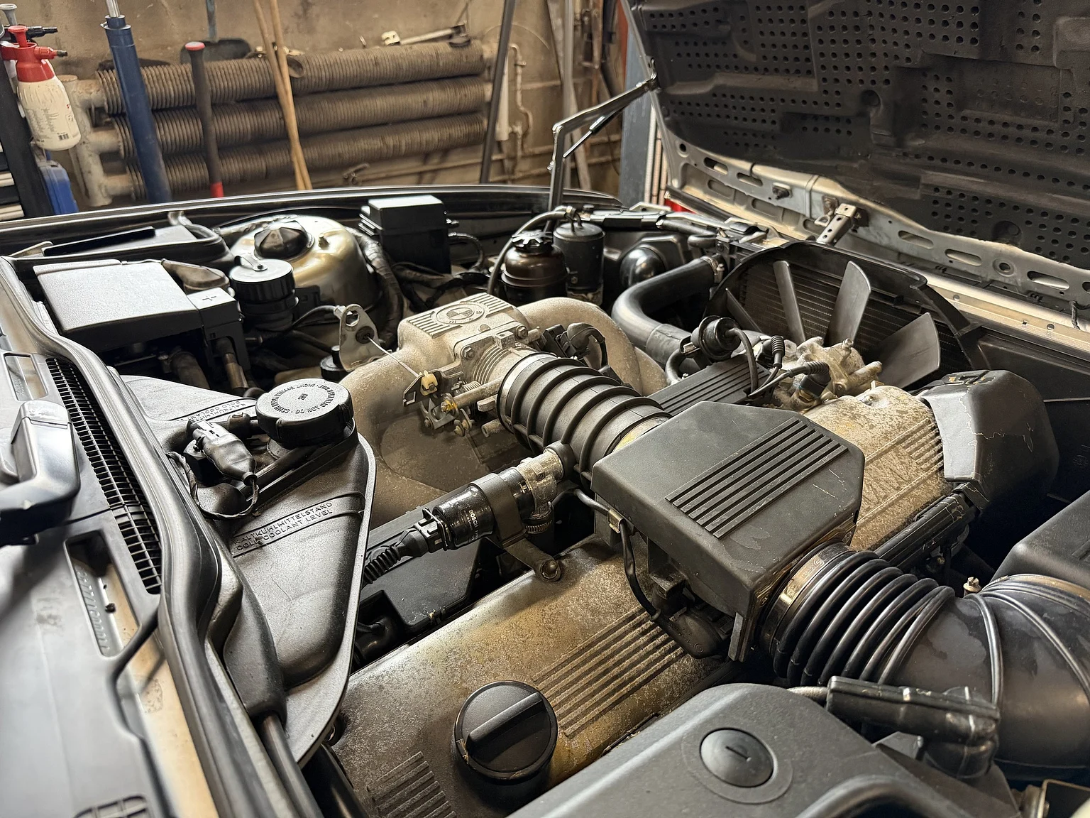 Image of 1988 BMW 535i - NO RESERVE (3) mechanics