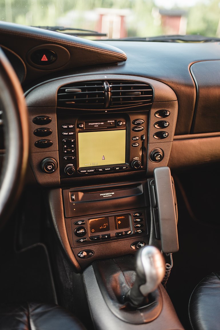Interior image of 1998 Porsche 996 Carrera 