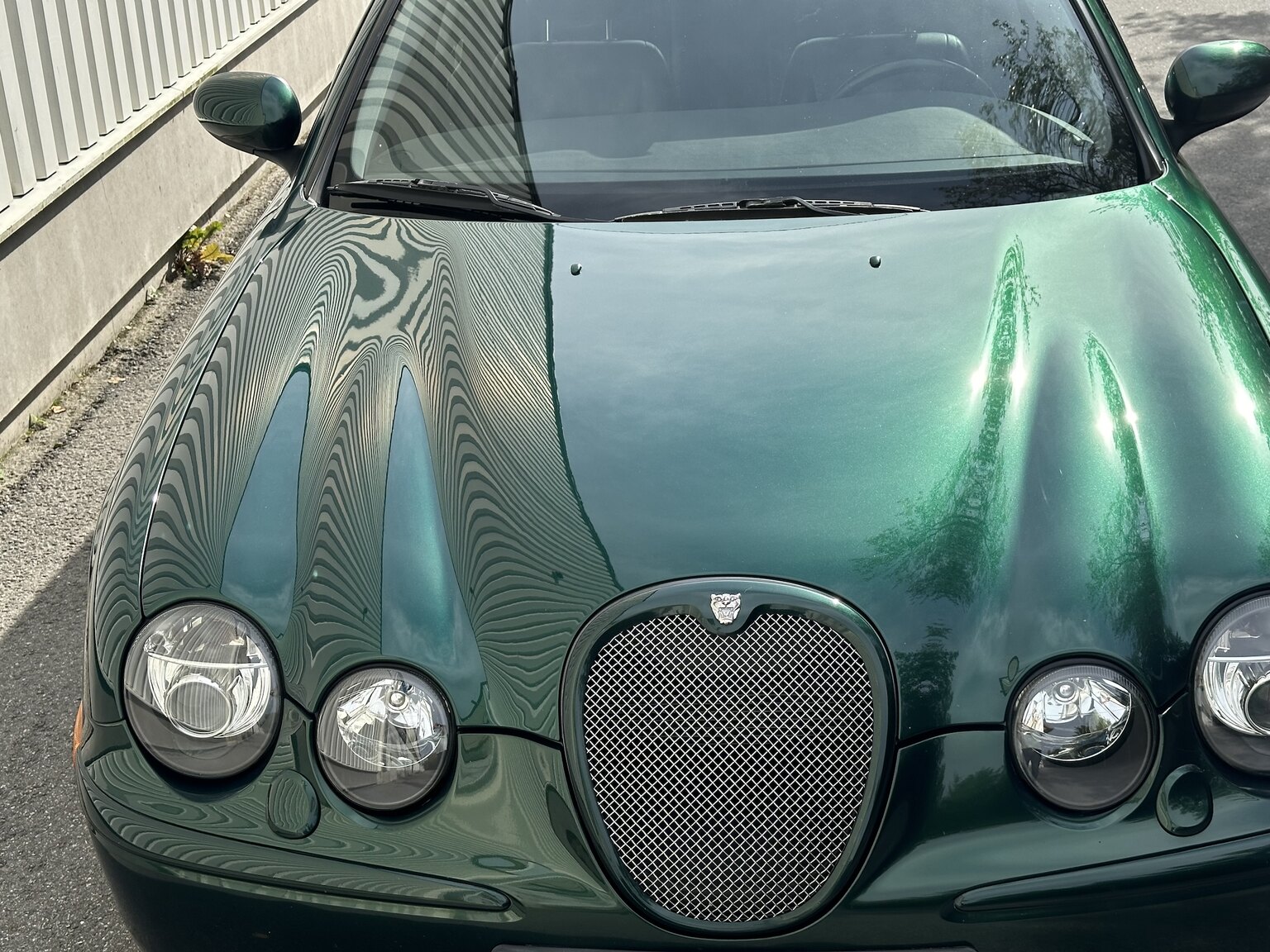 Exterior image of 2003 Jaguar S-Type R