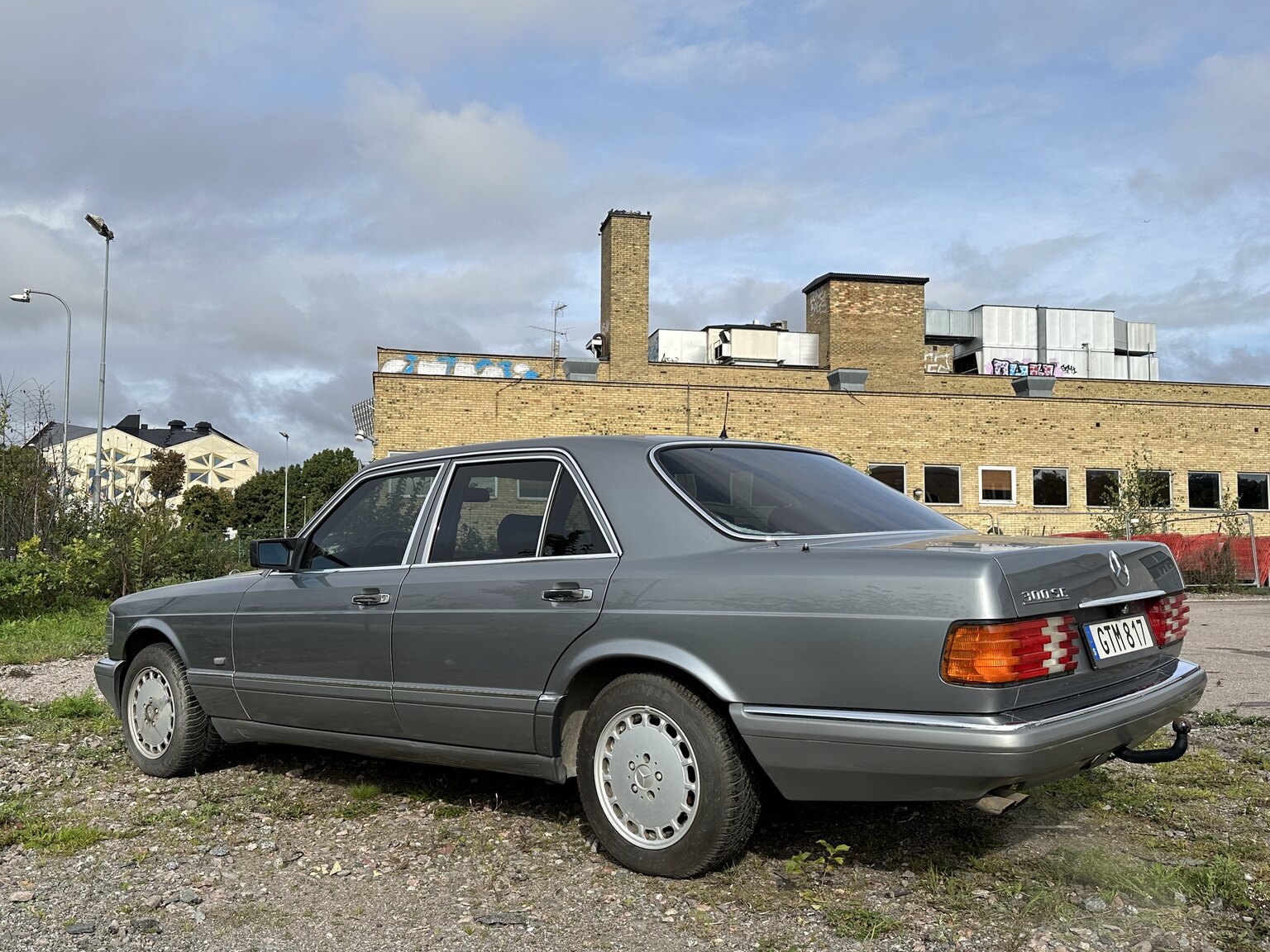 Exterior image of 1987 Mercedes 300 SE