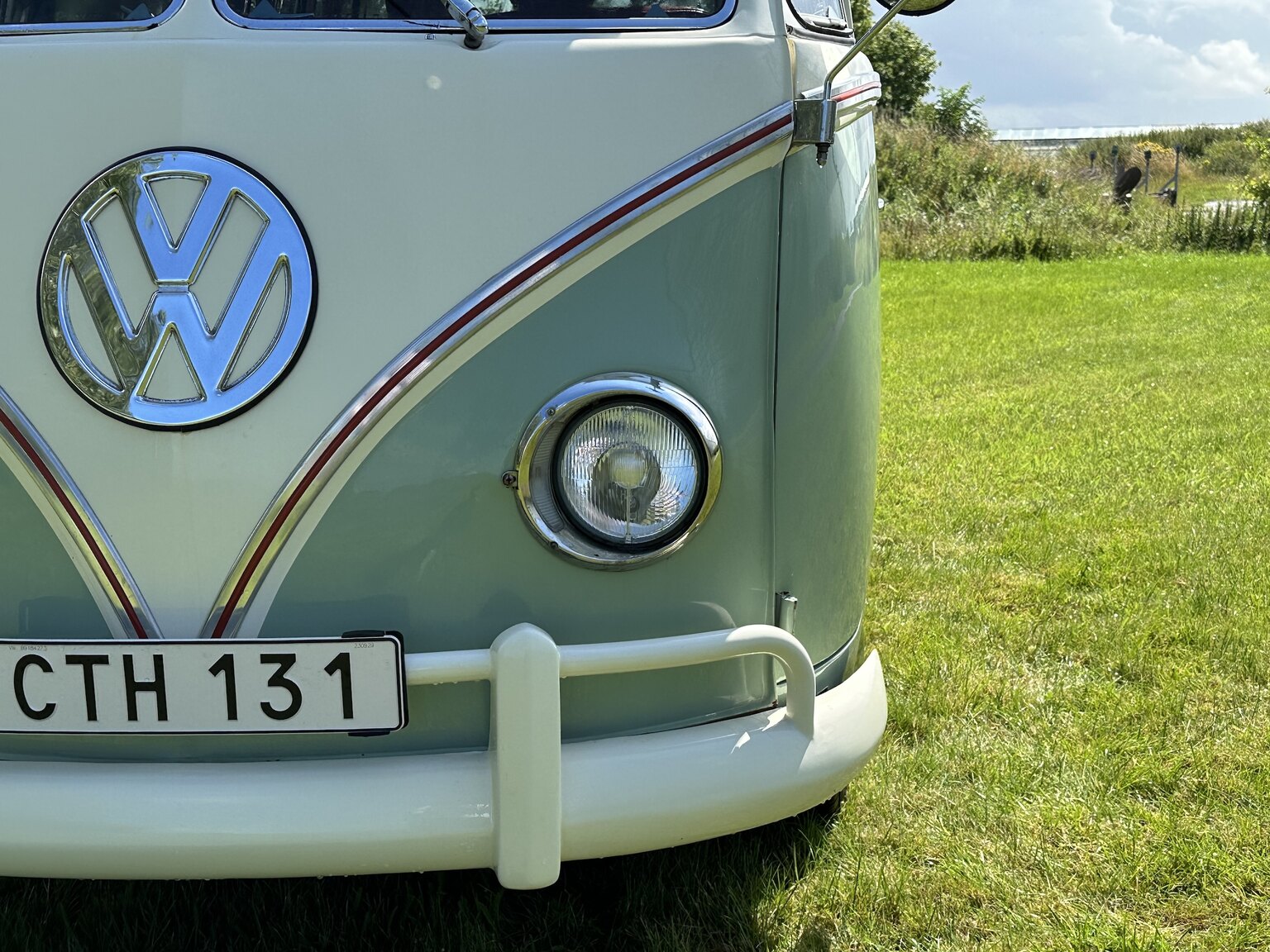 Exterior image of 1969 Volkswagen T1 (13)