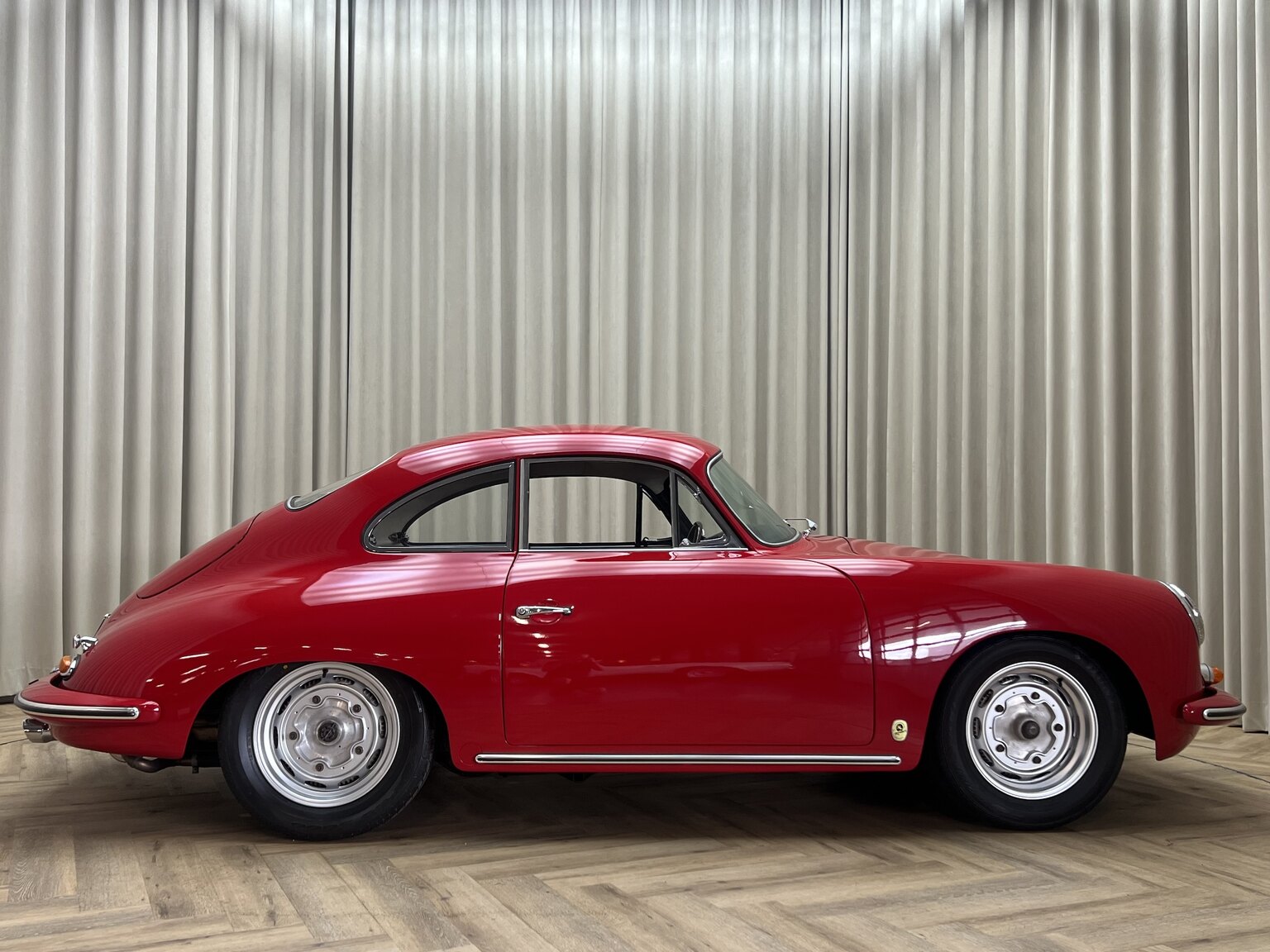 Exterior image of 1960 Porsche 356