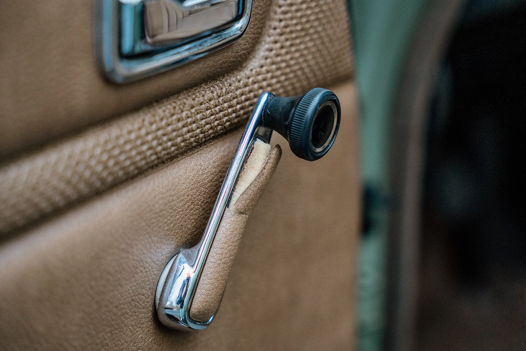 Interior image of 1975 Mercedes-Benz 240 D 3.0 (38)