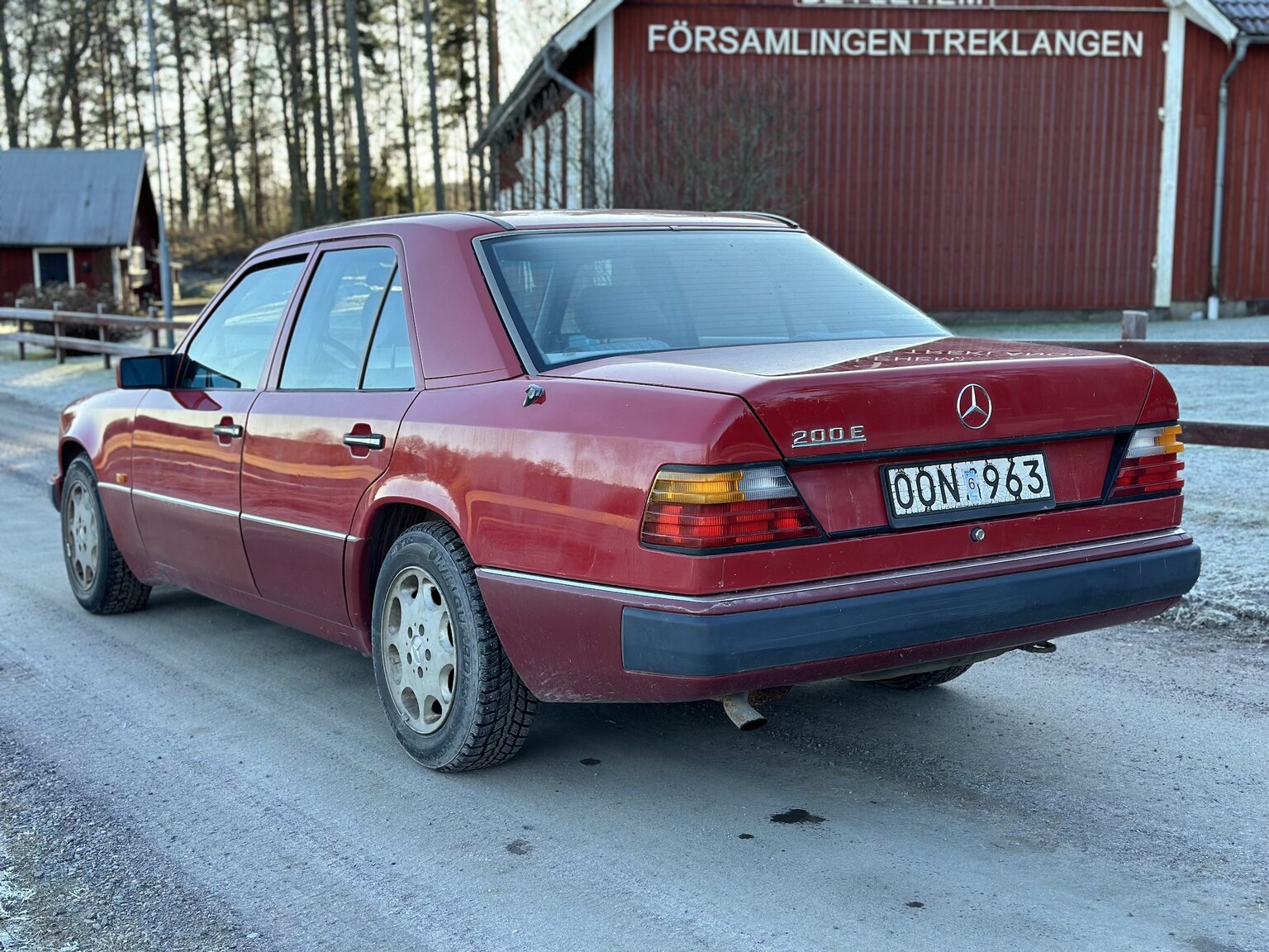 Exterior image of 1990 Mercedes-Benz 200 E