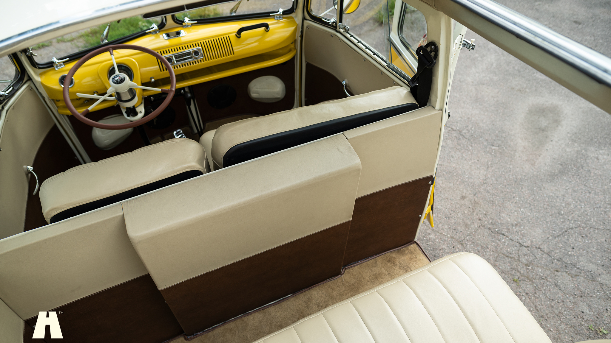 Interiörbild 1974 Volkswagen T1 Split Window  