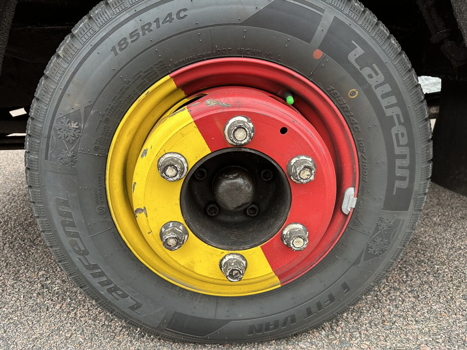 Exteriörbild på 1983 Volkswagen LT46 bärgare (26)