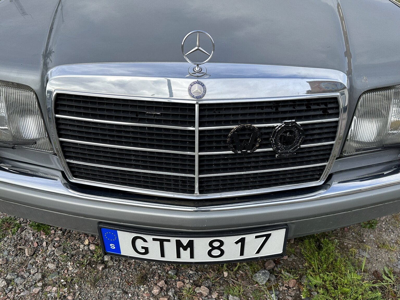 Exterior image of 1987 Mercedes 300 SE