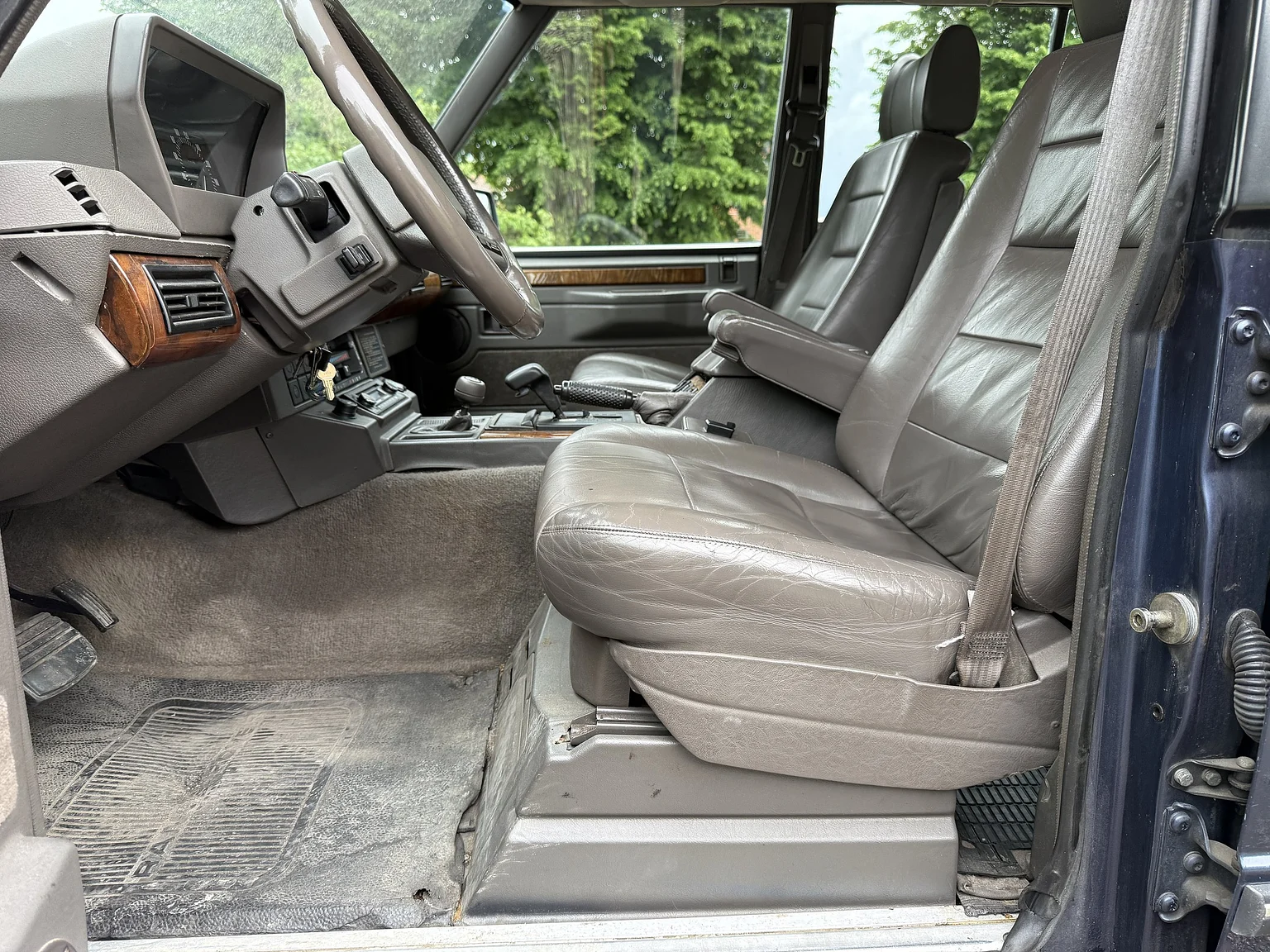 Innenraumfoto von 1990 Range Rover Vogue SE 3.9 (10)