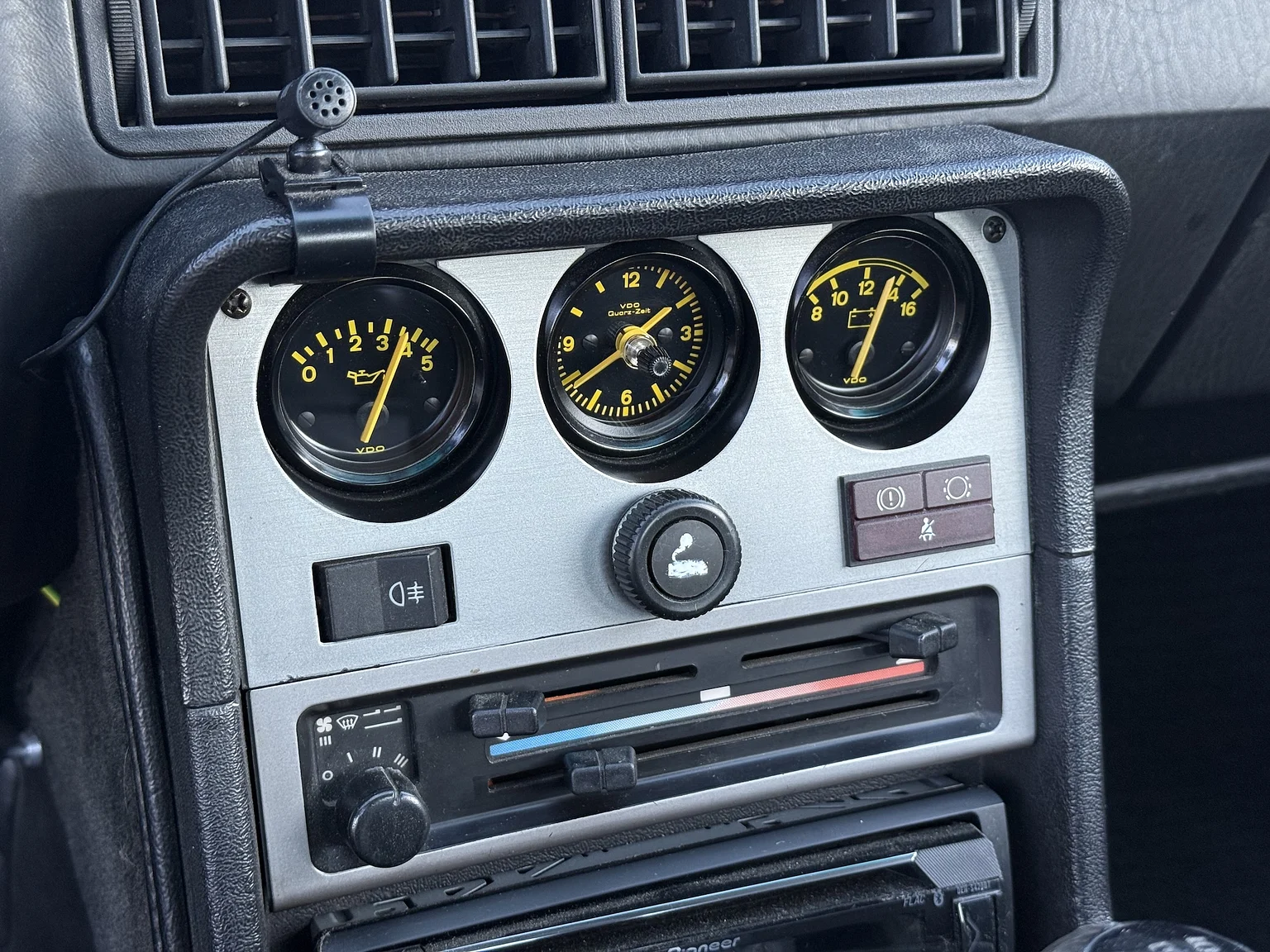 Interiörbild 1984 PORSCHE 944 Targa (33)