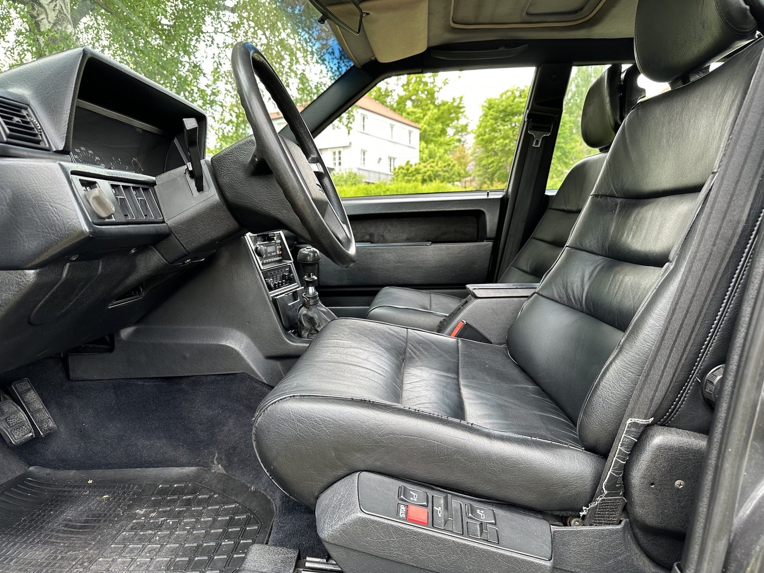 Interior image of 1990 Volvo 740 Turbo 16s