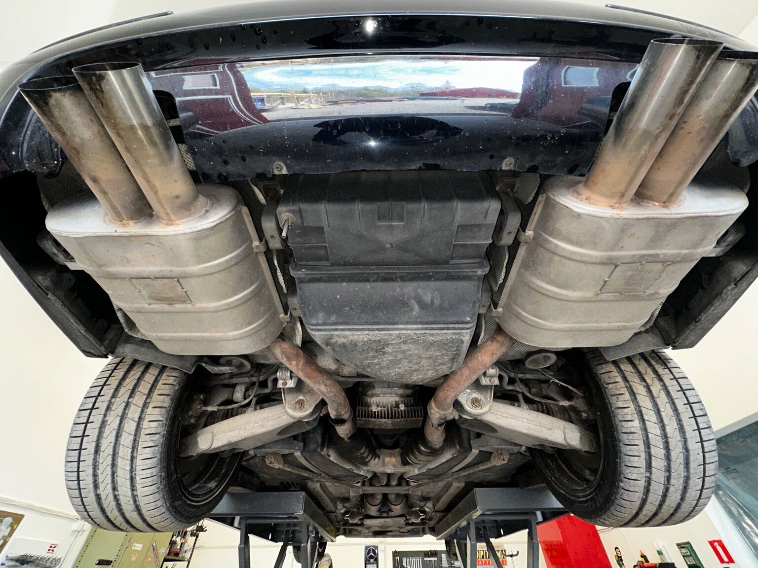 Image of 2000 BMW M5 E39 mechanics