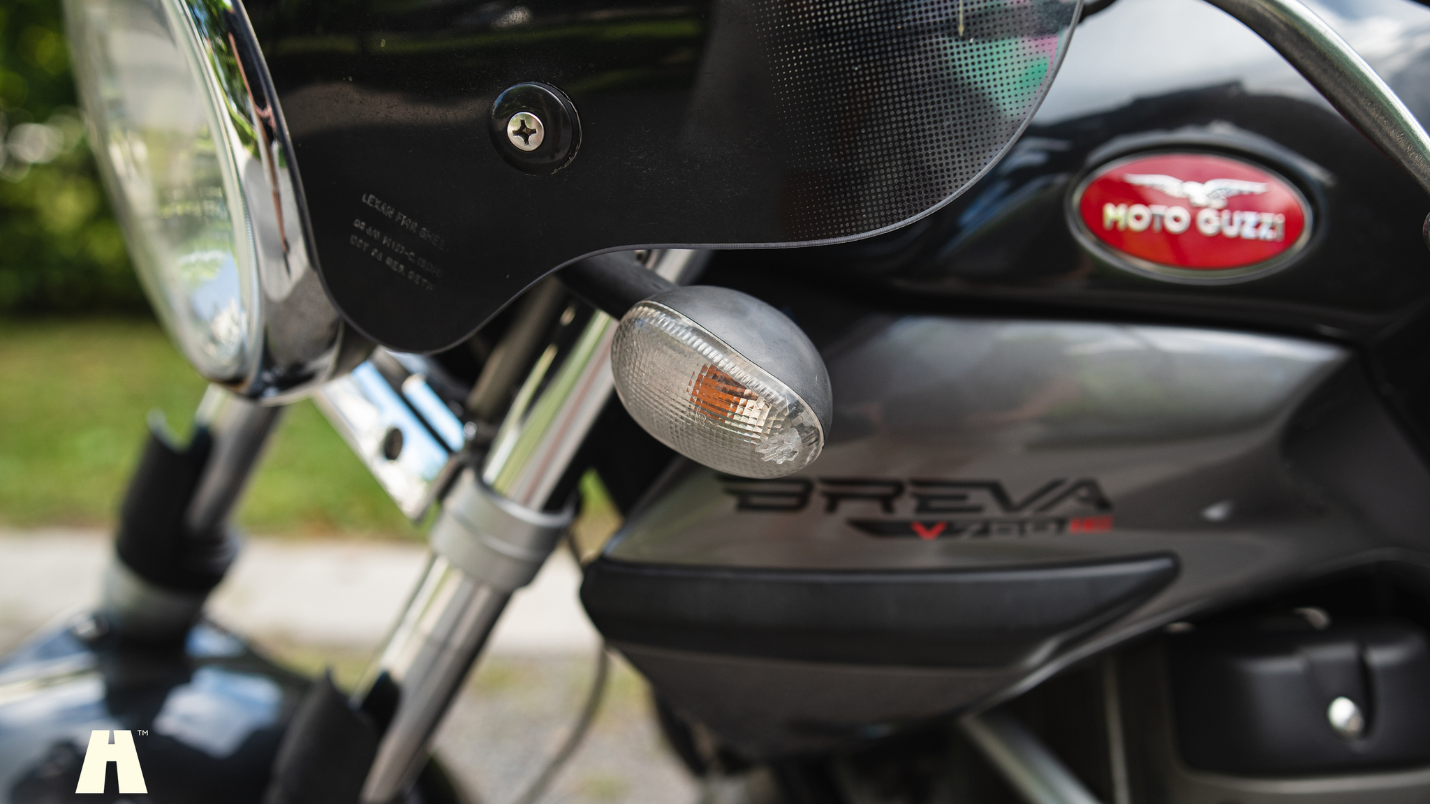 Exterior image of 2005 Moto Guzzi Breva 750i