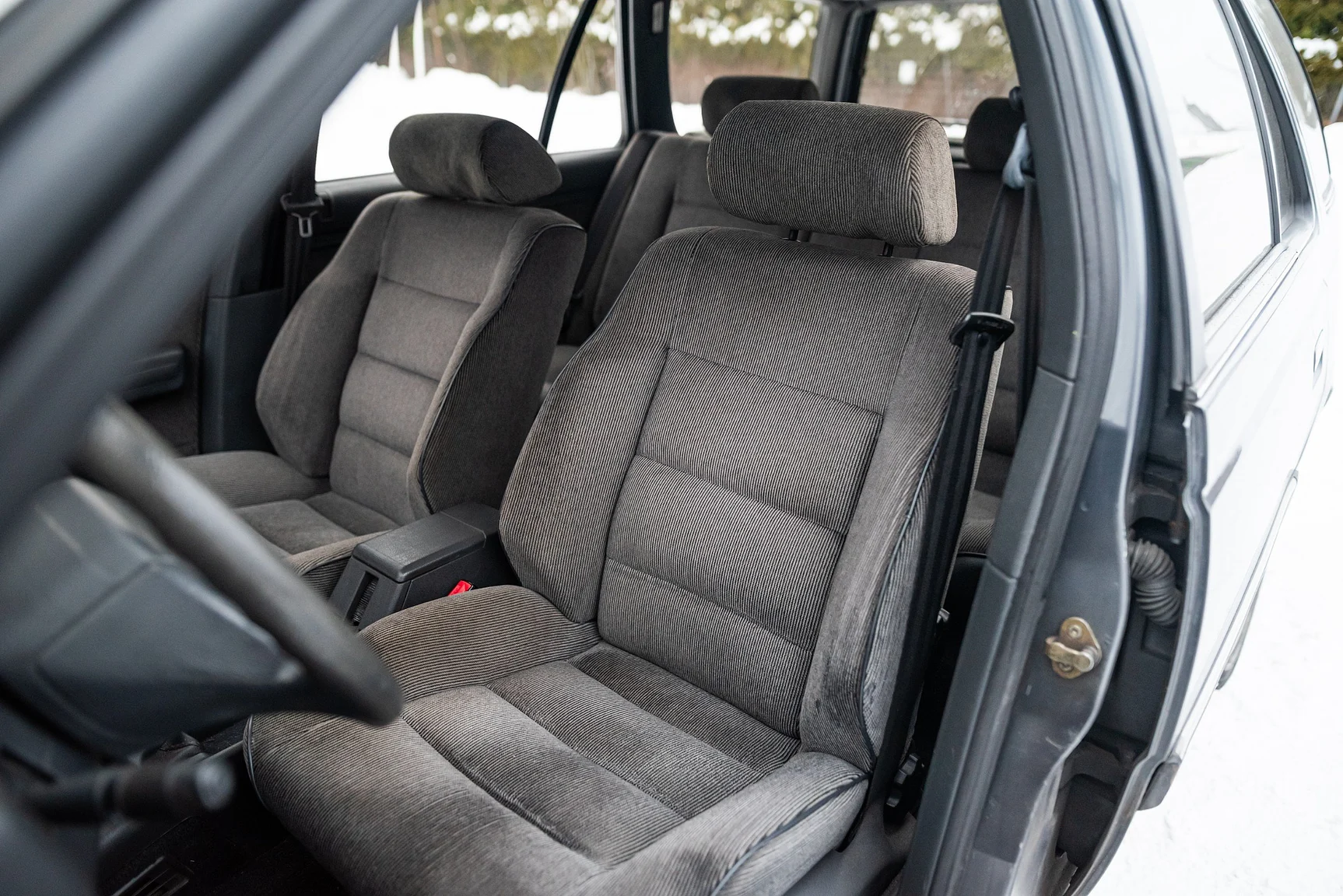 Interior image of 1991 Peugeot 405 Break SRI (1)