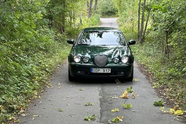 Exterior image of 2003 Jaguar S-Type R