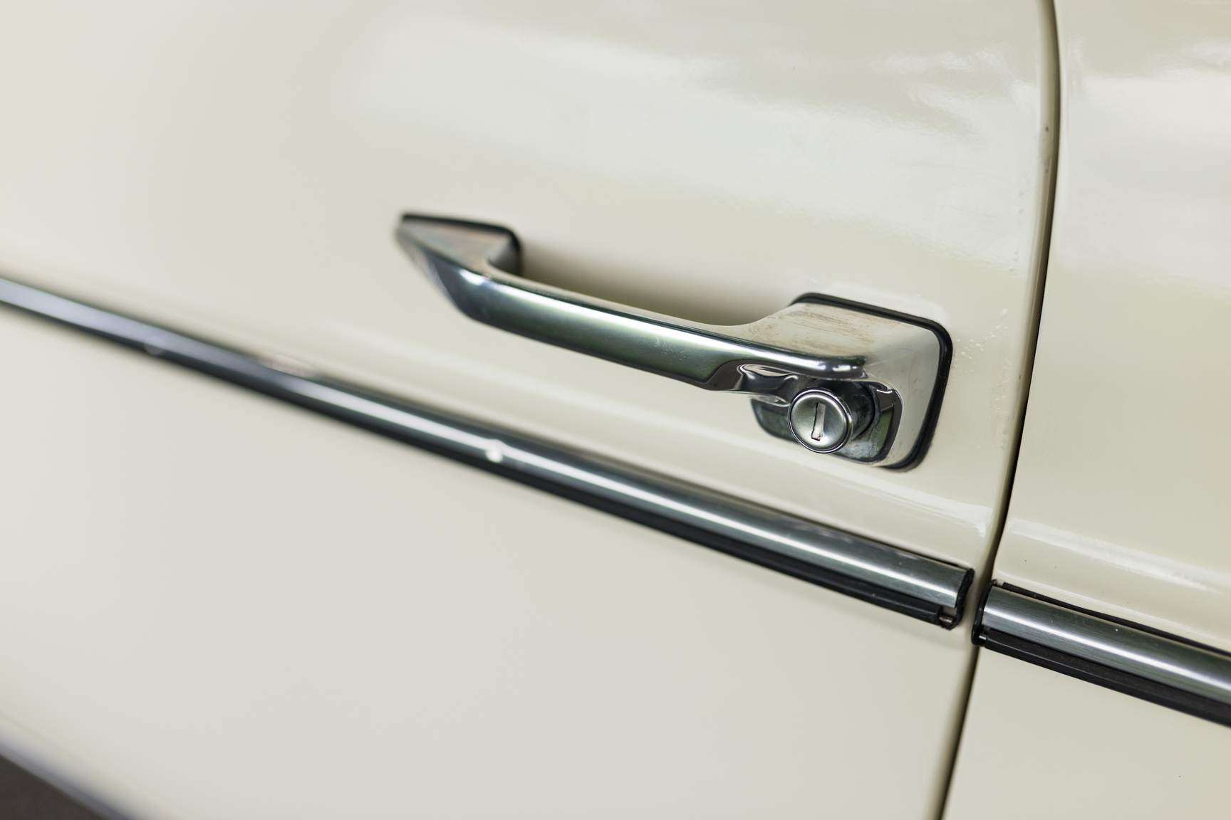 Aussenfoto 1971 Mercedes 250 C