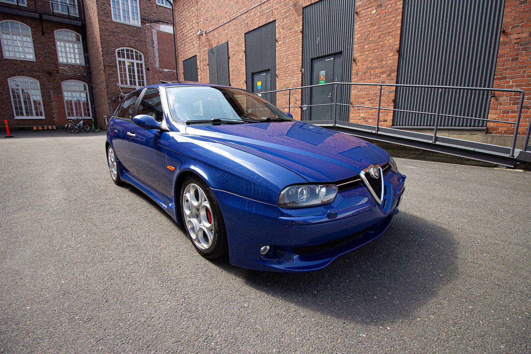 Exteriörbild på 2004 Alfa Romeo 156 GTA