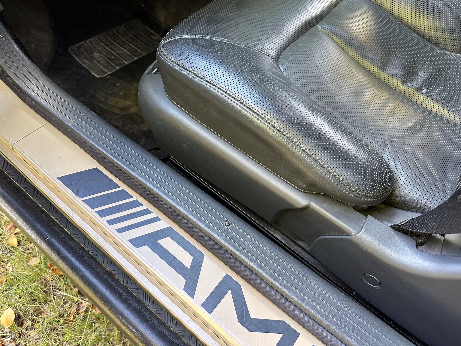 Interior image of 2001 Mercedes-Benz CL600/ML 55 AMG