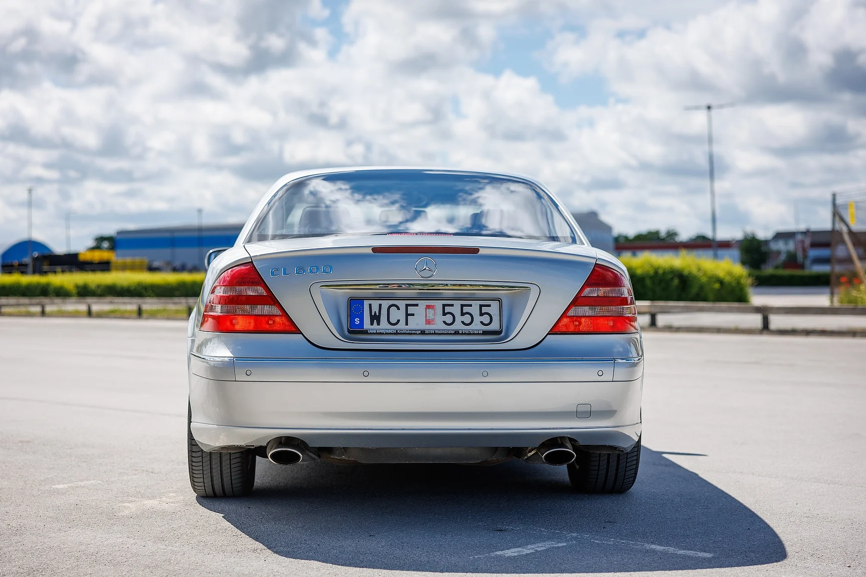 Exteriörbild på 2000 Mercedes-Benz CL 600 (6)
