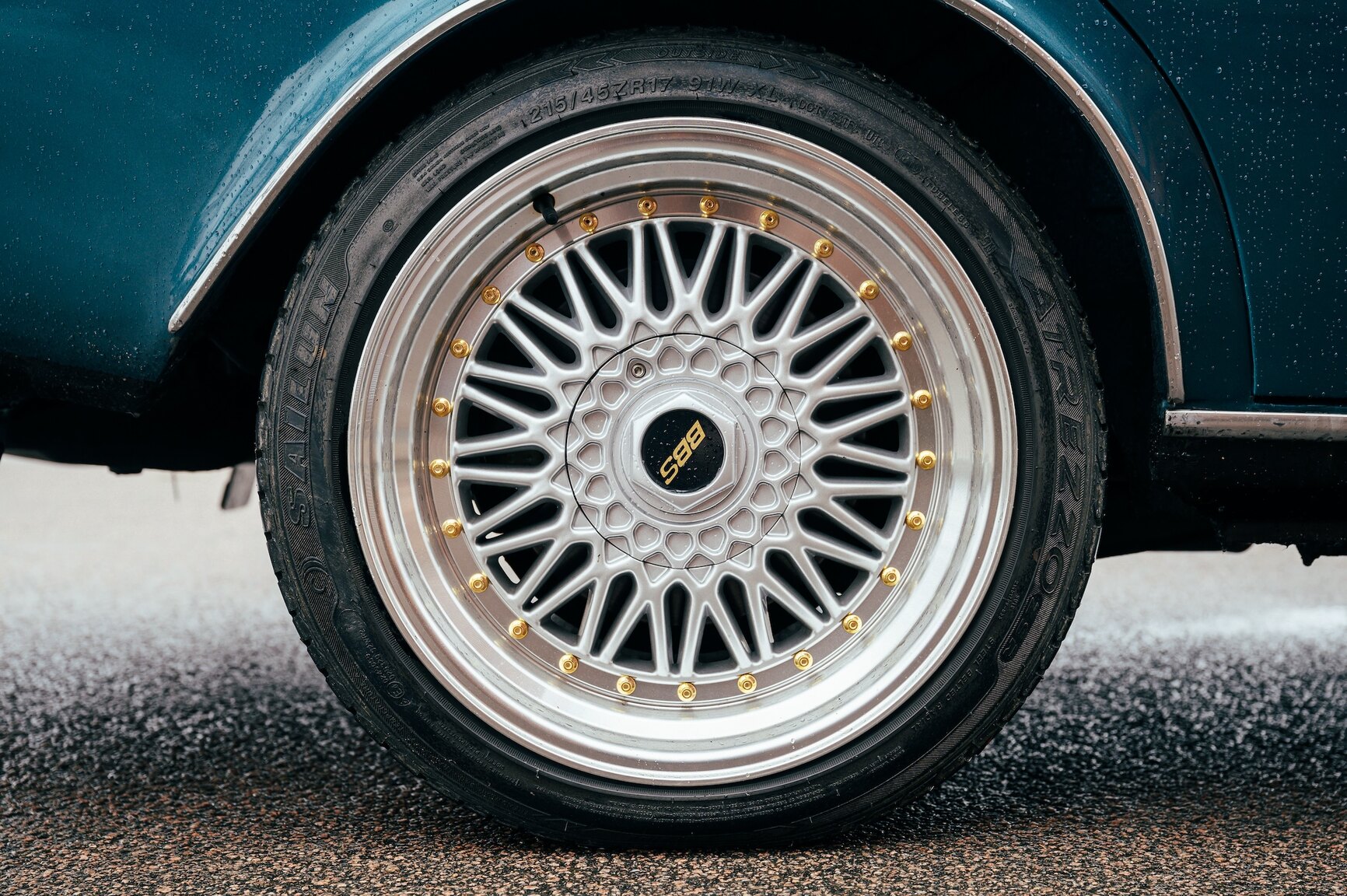 Exterior image of 1973 Volvo 164E 3.2