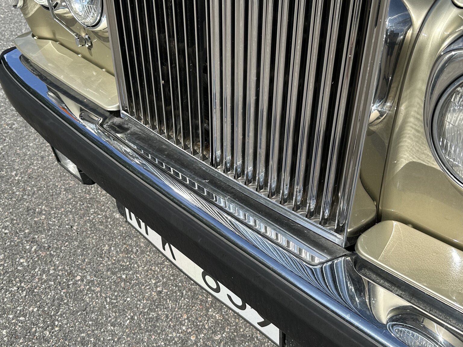 Exteriörbild på 1979 Rolls Royce Silver Shadow