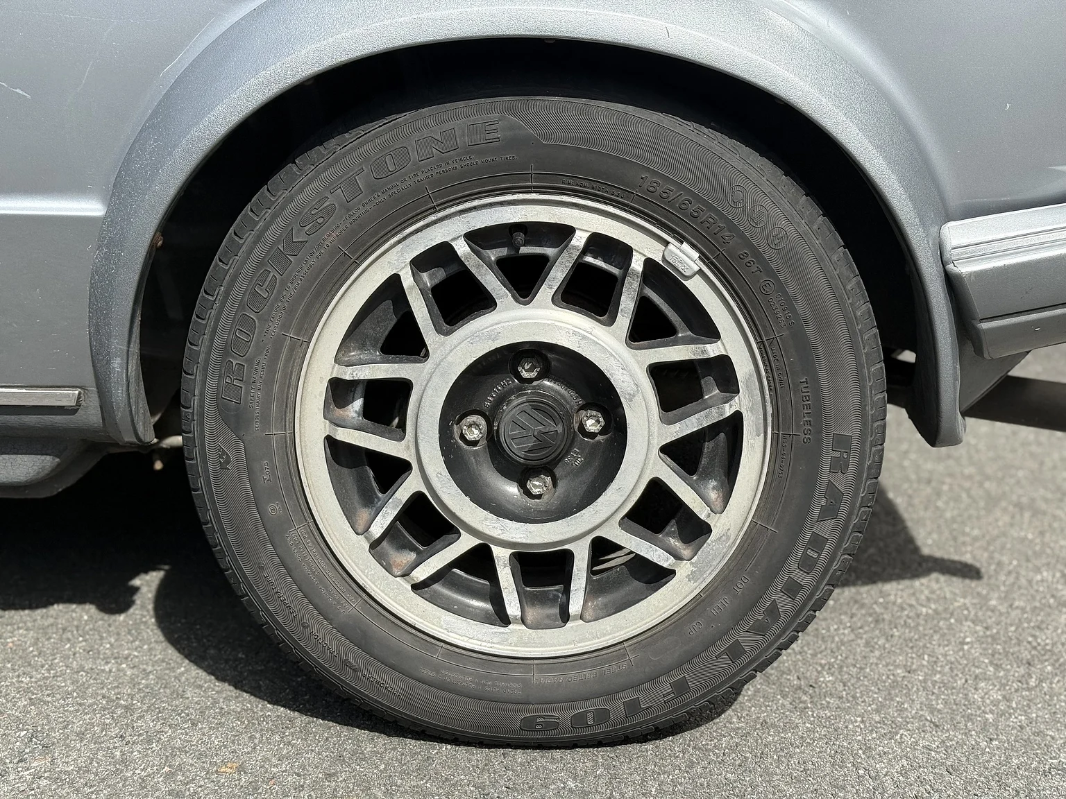 Exteriörbild på 1987 VW Golf Cabriolet (24)