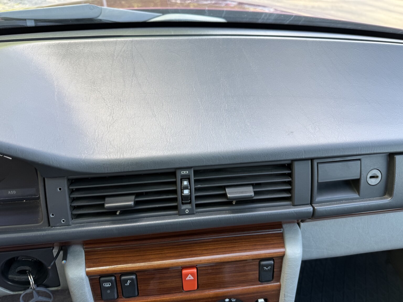 Interior image of 1991 Mercedes-Benz 300 E-24