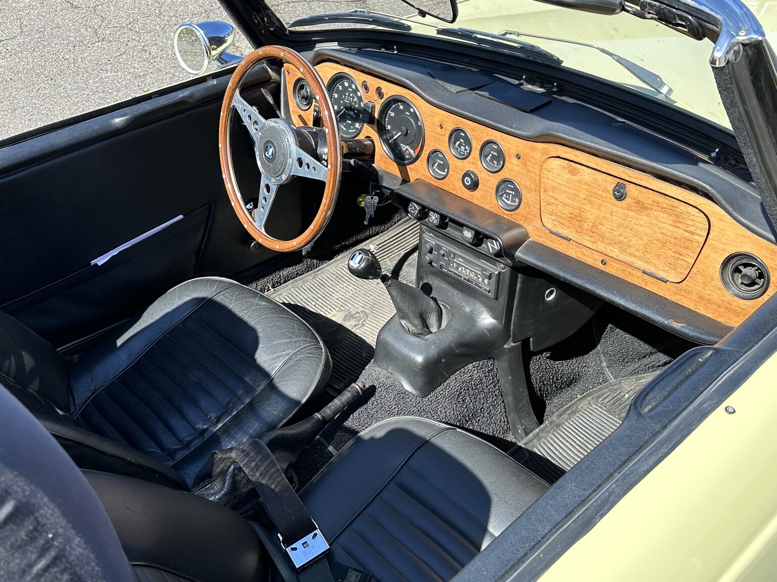 Interiörbild 1971 Triumph TR6 (14)