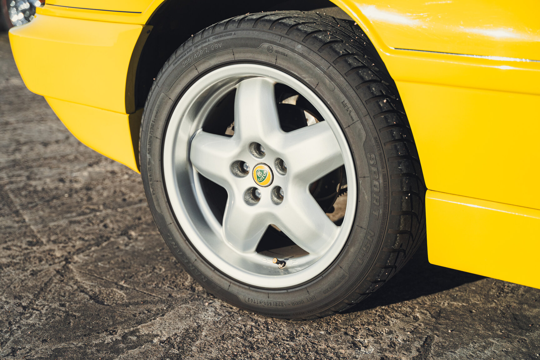 Exteriörbild på 1989 Lotus Esprit Turbo SE