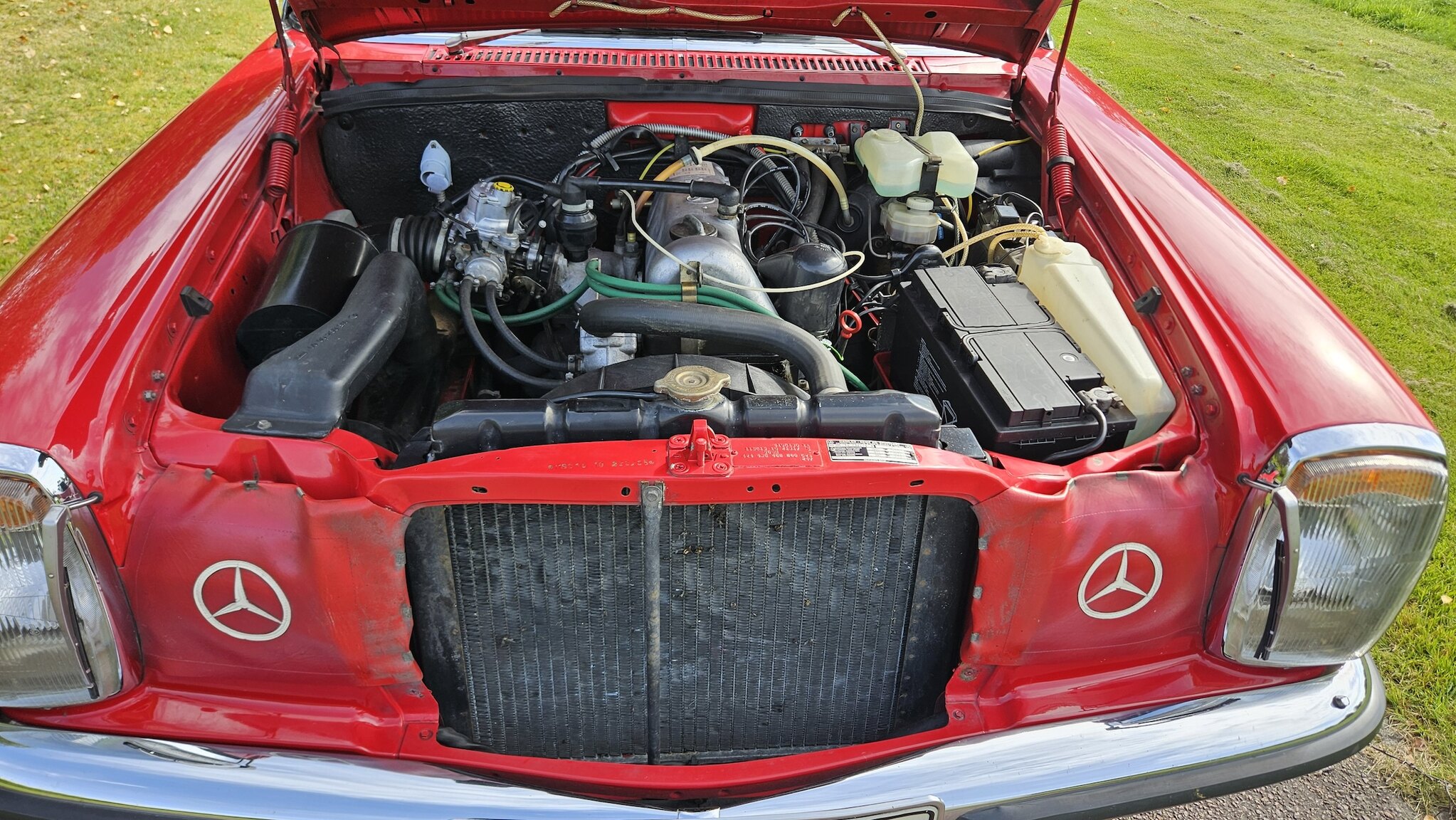 1975 Mercedes-Benz 200, Mekanik