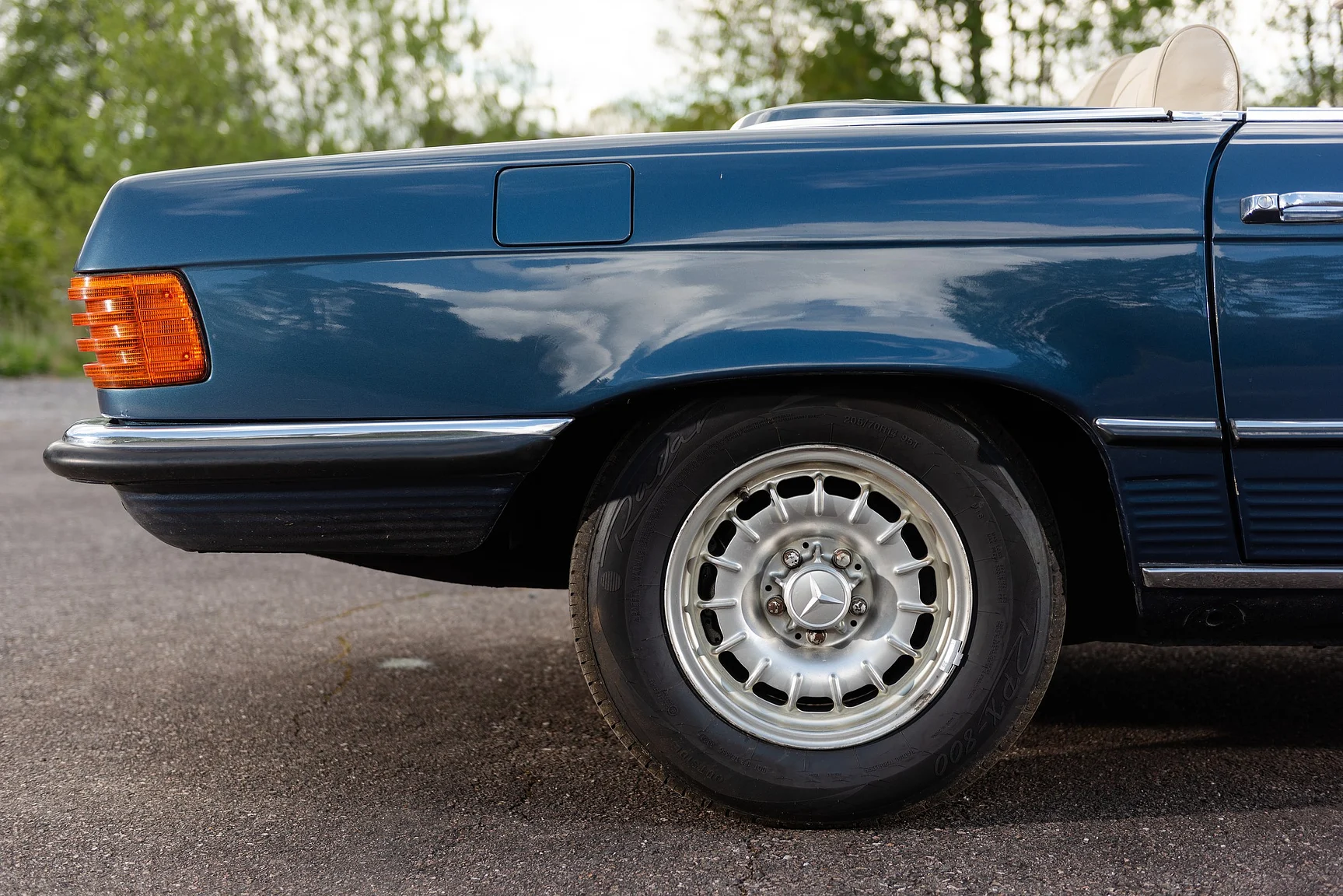 Aussenfoto 1975 Mercedes Benz 350 SL Cabriolet  (74)