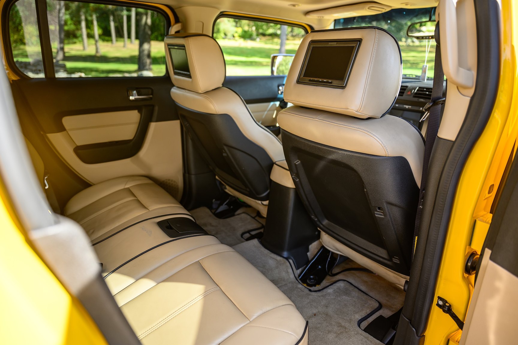 Interior image of 2006 Hummer H3