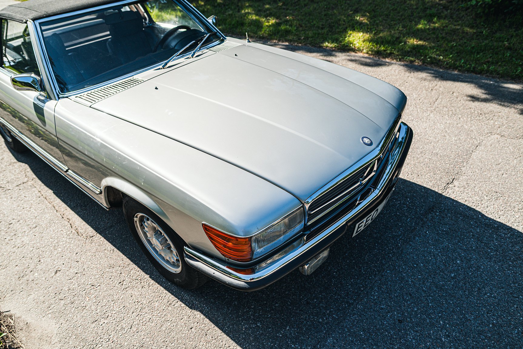 Exterior image of 1972 Mercedes-Benz 350 SL