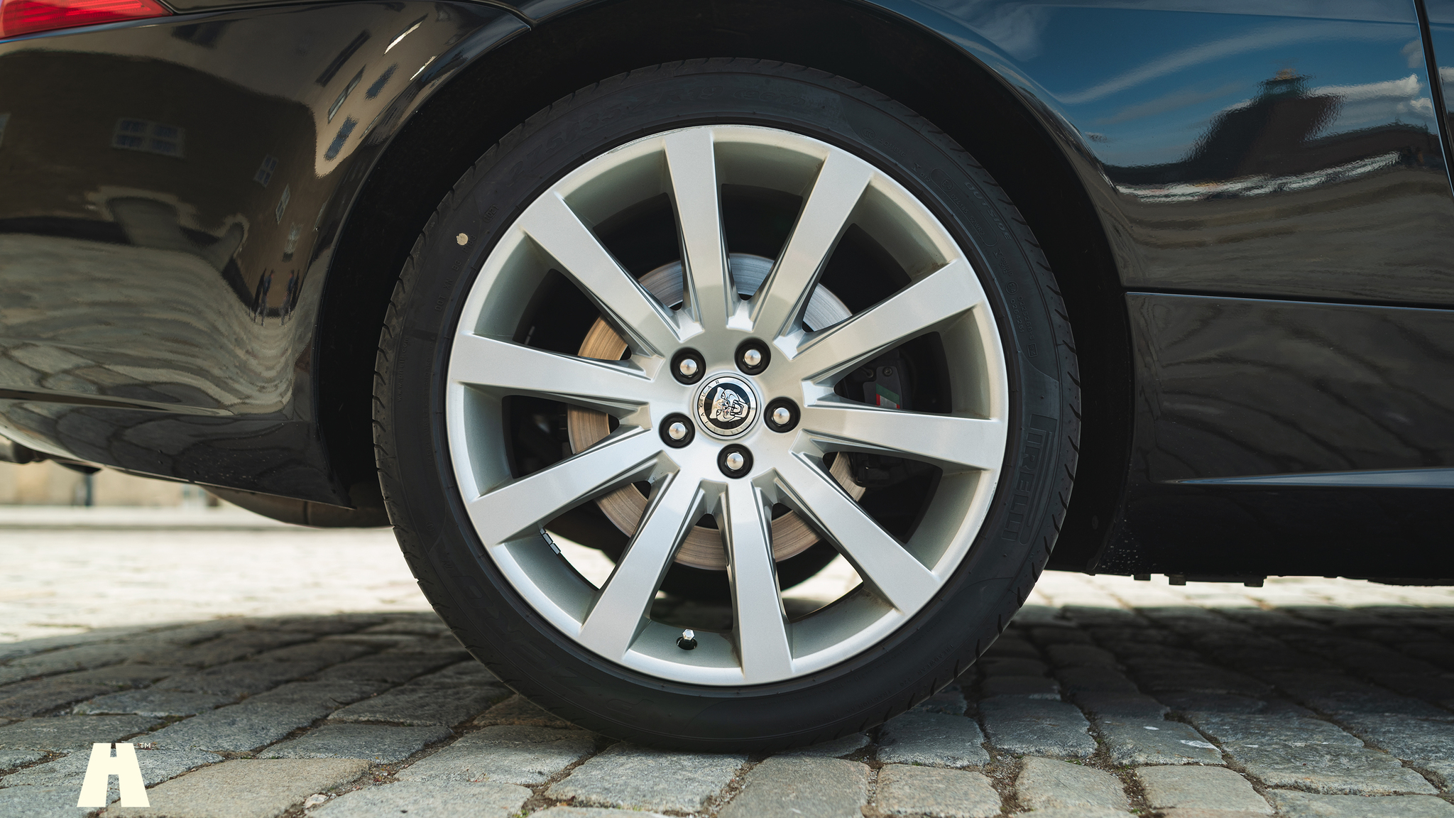 Exteriörbild på 2008 Jaguar XKR (23)