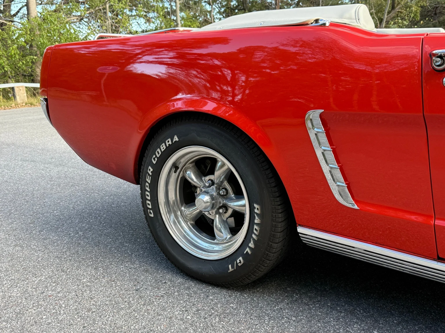 Aussenfoto 1965 Ford Mustang Cabriolet (24)