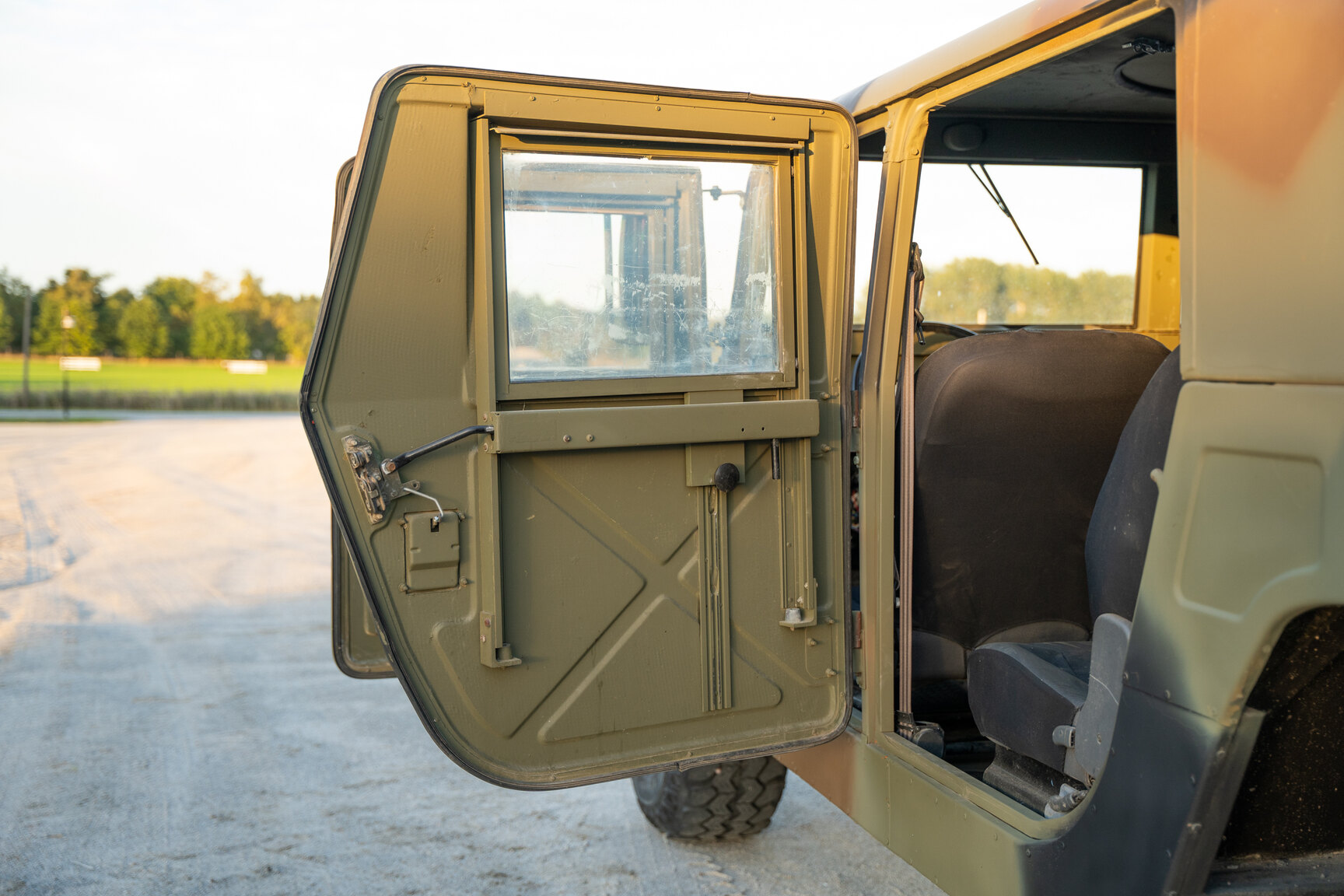 Interior image of 1987 Chevrolet/Humvee H1 Slantback (6)